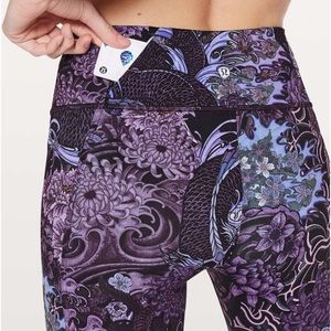 LuLu Lemon Size 6 -25 “ Chasing Miles in purple paisley. NWOT New Condition
